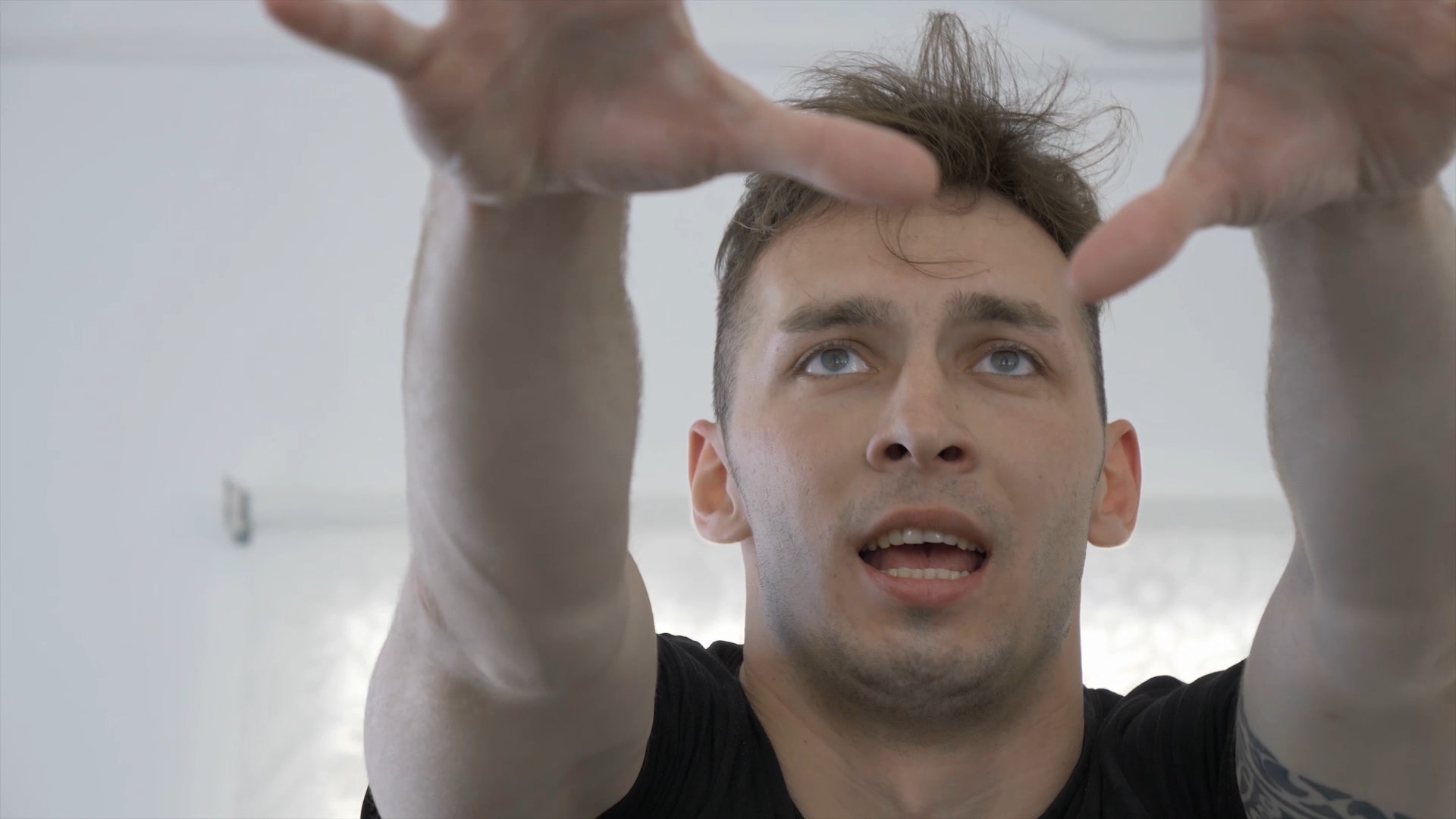 6 ROMAN.PART.mp4_snapshot_00.41_[2018.08.15_23.37.08].jpg